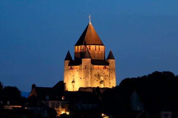 Tour César de Provins Vue la nuit Maison Stella Cadente