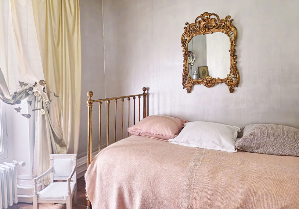 Chambre 2 de la suite Peau d'Âne de la Maison d'Hôtes de Provins Stella Cadente